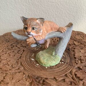 1985 Franklin Mint CAPTIVATED Lynx Bobcat with Butterfly Fine Porcelain Figurine